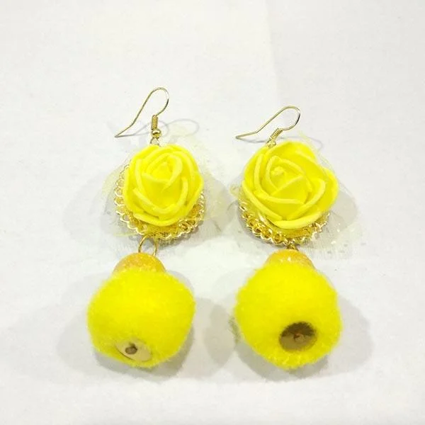 bold earrings for women-Urthn Floral Design Dangler Earrings - 1313433E