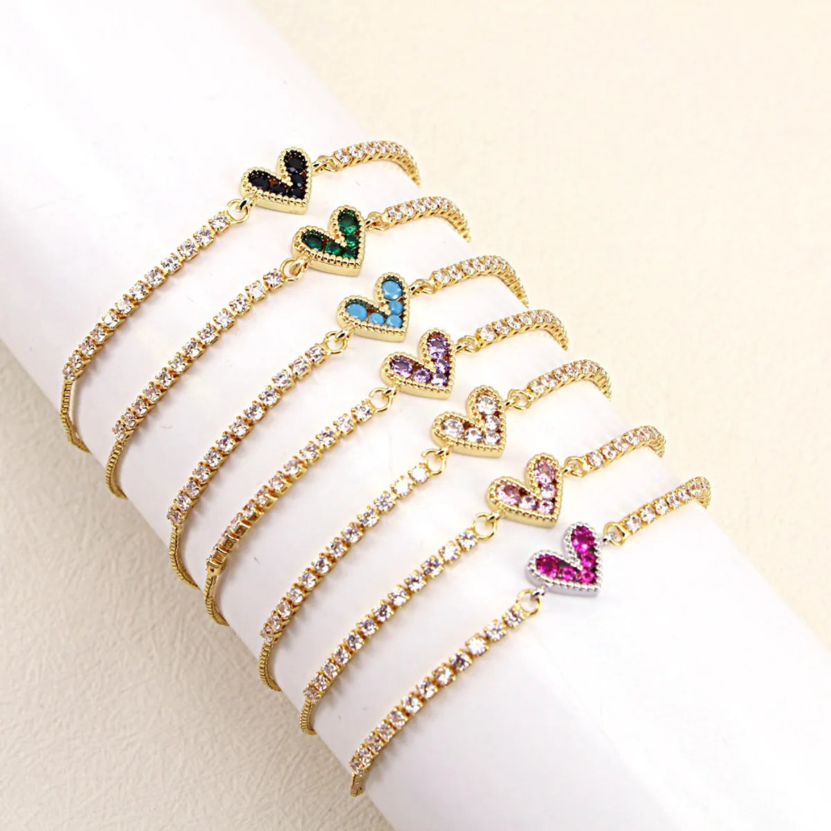 classic bracelets for women-Fashion Heart Copper Artificial Gemstones In Bulk