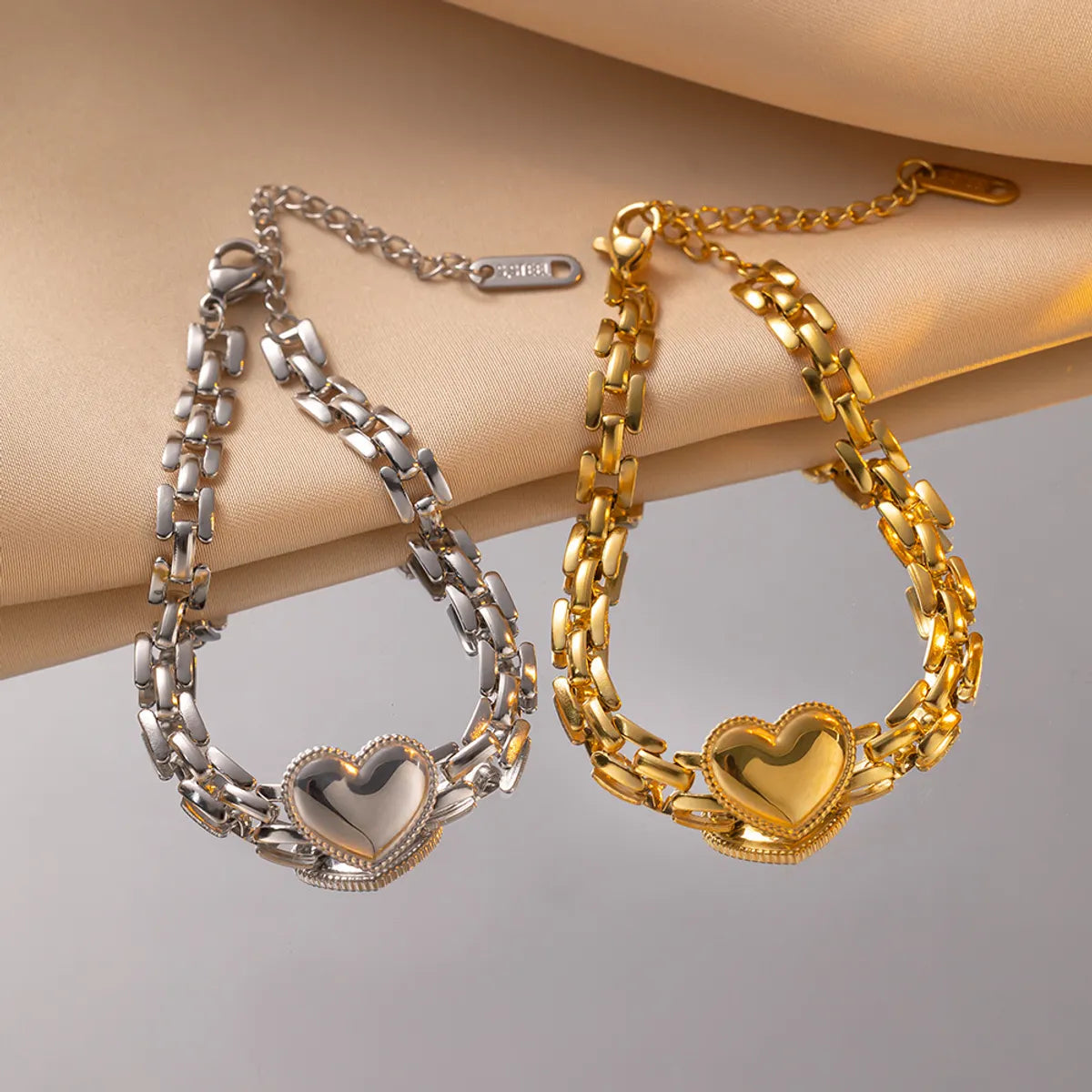 bangles for casual wear-Sweet Heart Shape Titanium Steel Plating Chain Bracelets