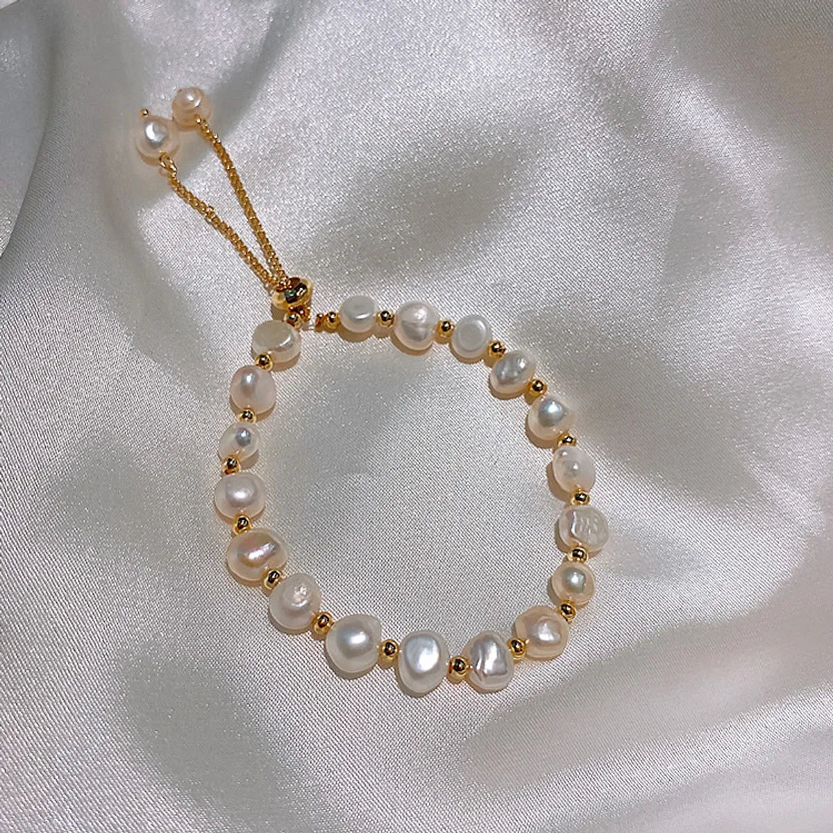 2# Bracelet-White Freshwater Pearl.