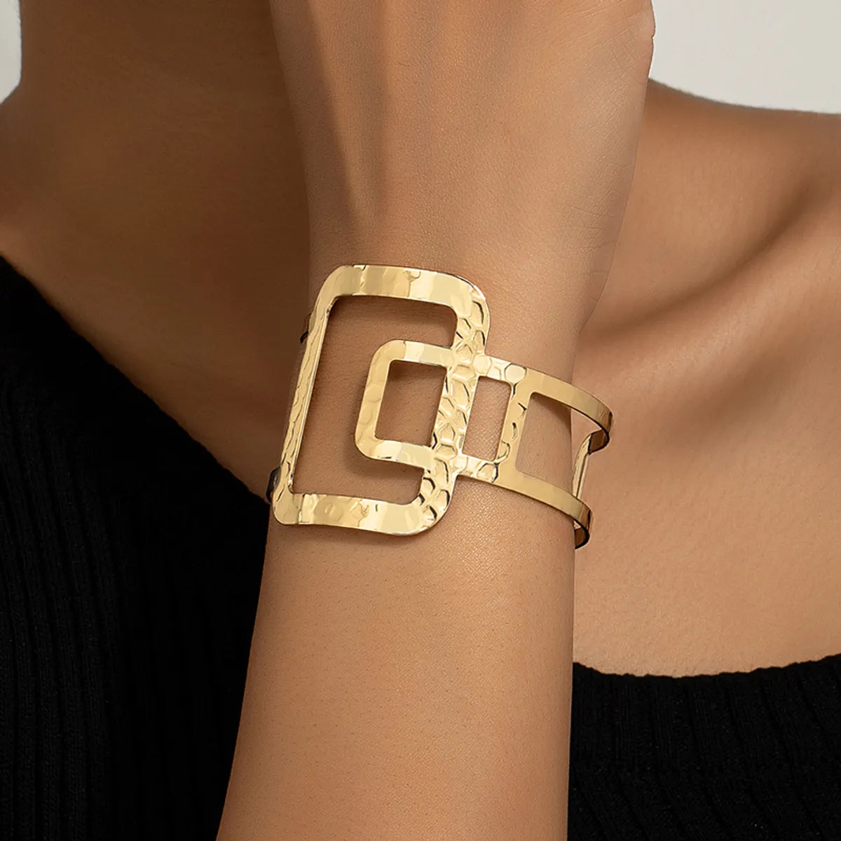 elegant bangle sets for women-Retro Simple Style Solid Color Alloy Plating Gold Plated Women's Bangle