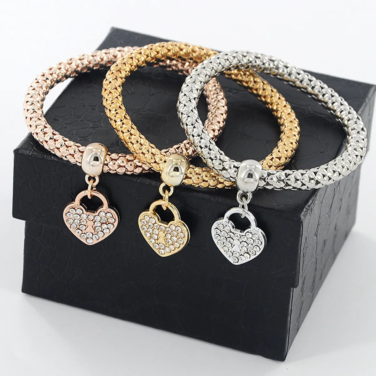 solid gold bracelets for women-Elegant Princess Glam Heart Alloy Artificial Rhinestones National Day Easter Independence Day Women'S Bracelets