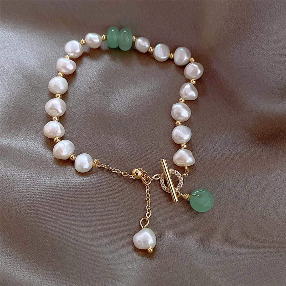 6# Bracelet-Gold (Real Gold Plating).(Freshwater Pearl)