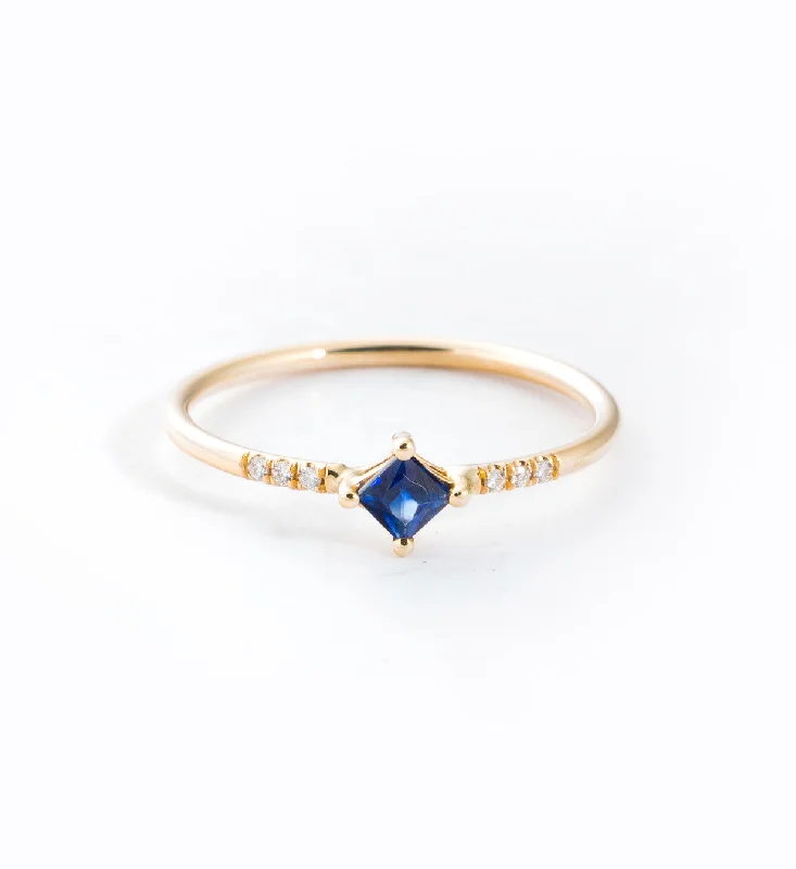 platinum rings for women-Gold Sapphire Point Equilibrium Ring