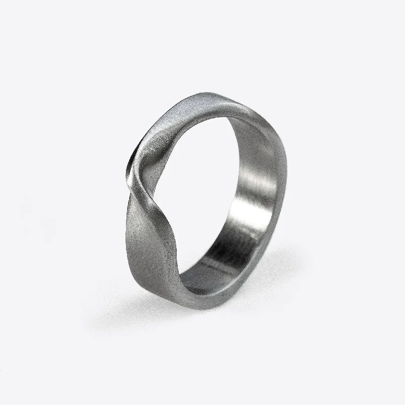 elegant rings for women-Amor Stainless Steel Ring ─ Bold