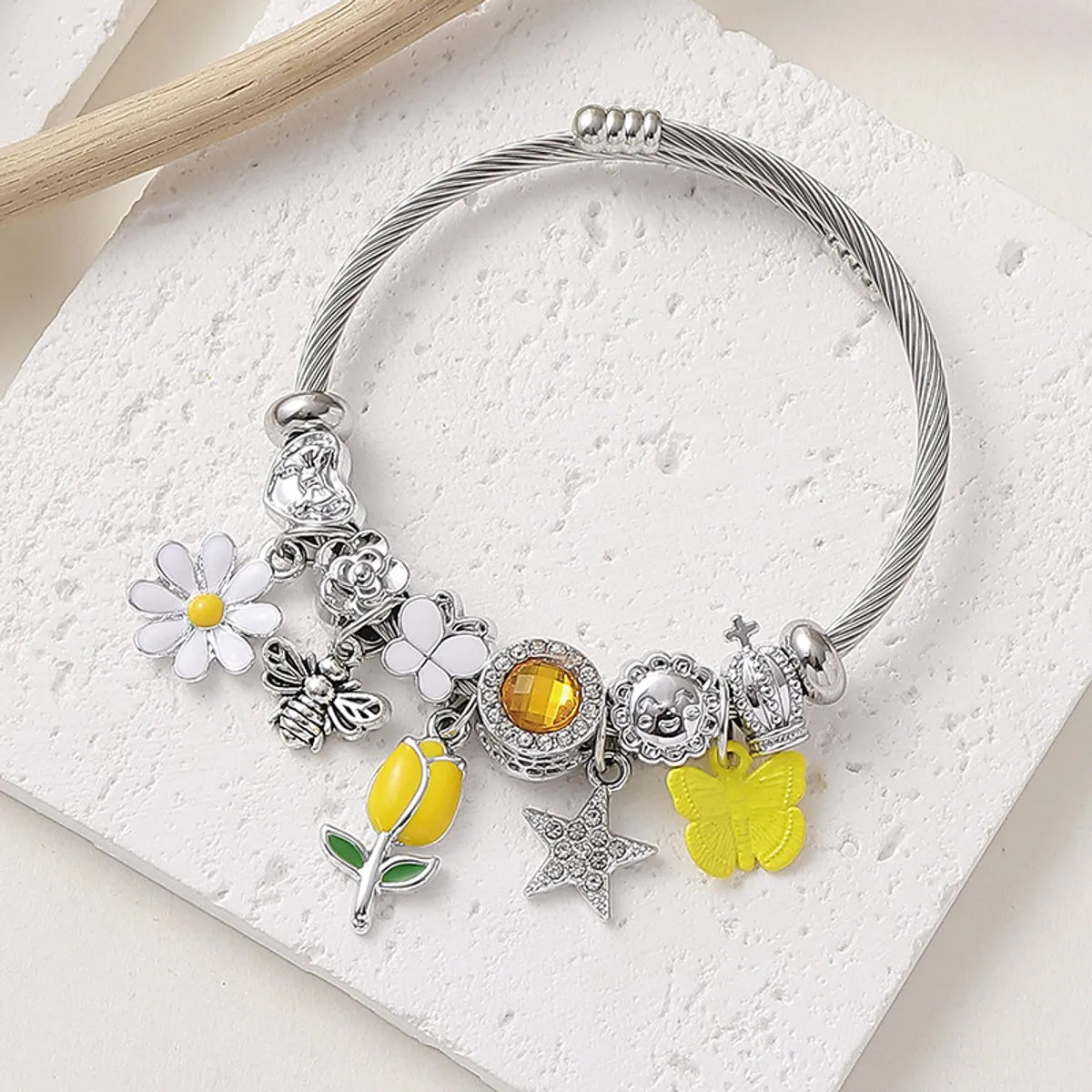 diamond bangles for women-Casual Vacation Pastoral Star Flower Bee Rhinestones Arylic Alloy Wholesale Bangle